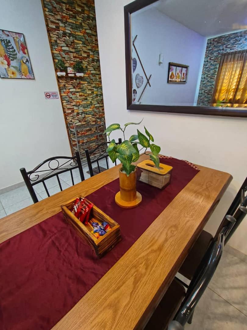Homestay Budget Kuala Terengganu Tulipsia House Exterior foto
